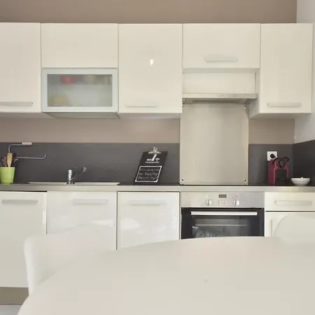 Only 5 Minutes On Foot From The Beaches! Palm Beach Ideal Family Apartamento