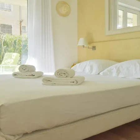 Only 5 Minutes On Foot From The Beaches! Palm Beach Ideal Family Apartamento *